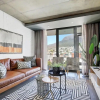 Отель Modern Top Floor Apartment Mountain Views, фото 6
