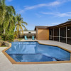 Отель Cleveland Tropical Oasis & Private Pool, фото 14