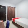 Отель Oyo 2566 Putri Kesia Rooms, фото 19