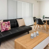 Отель Convenient 1BR Apartment Close to Foreshore & Cbd, фото 3