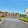 Отель Days Inn East Windsor в Holmdel