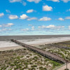 Отель North End Corner Unit with View of the Ocean and Miles of Sandy Beach by RedAwning, фото 14