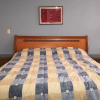 Отель Room in House - Awesome King Room In City Center, фото 2