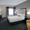 Отель La Quinta Inn & Suites by Wyndham Detroit Metro Airport, фото 15