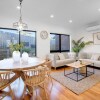 Отель Aujoy 4 Bed Townhouse Burwood 2, фото 13