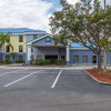 Отель Days Inn & Suites by Wyndham Lakeland, фото 1