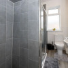 Отель Charming 4-bed Guest House in Salford, фото 10