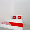 Отель OYO 91746 Kost Sedati Syariah, фото 3