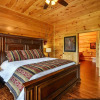 Отель Sycamore Mansion 14 Bedroom Cabin by RedAwning, фото 5
