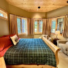 Отель Luxury Log Chalet | Pool + Private HotTub | Ski In/Out | Overlooking Greywolf GC, фото 14