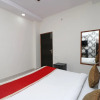 Отель Gold Star Suits By OYO Rooms, фото 7