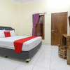 Отель RedDoorz near Terminal Condong Catur 2, фото 20