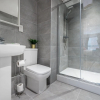 Отель Ultra-Modern 2-Bedroom Apt sleeps 8 - with Parking!, фото 10