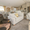 Отель Stylish Lodge set in the Sand le Mere Holiday Park, фото 2