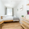 Отель Sensational Southfields Home by King George's Park, фото 13