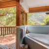 Отель Ballots Bay Treehouse by HostAgents, фото 9