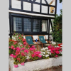 Отель Bournemouth secluded cottage 10mins walk to beach, фото 1