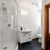 Отель Historic Stonehouse & Alley Cottage - Sleeps 14 with spa pool, фото 9