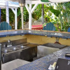 Отель Coconut Grove Beach Resort Suites 1 & 2, фото 13