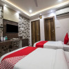 Отель OYO 15582 Hotel Vrinda Regency, фото 13