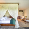 Отель Luxury Jungle Villa, 3 BR, Ubud With Staff, фото 22