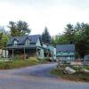 Отель Spruce Moose Lodge and Cottages в Норт-Конвее