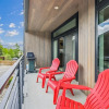Отель River West 522 2 Bedroom Condo by RedAwning, фото 17