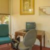 Отель Executive Inn Hotel & Conference Centre, фото 10