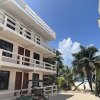 Отель Chichis and Charlies Beachfront, фото 18