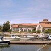 Отель Newport Dunes Waterfront Resort на пляже Newport Beach