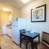 Отель HomeTowne Studios by Red Roof Orlando South, фото 9