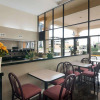 Отель Econo Lodge Inn & Suites West - Energy Corridor, фото 29