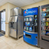Отель Comfort Inn & Suites, фото 10