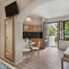 Отель Alianthos Suites, фото 1