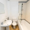 Отель Sleek, Modern and Centrally Located 1bedroom flat with Free WiFi, фото 8