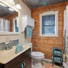 Отель Mighty Oak Log Cabin 2 Bedroom Cabin by RedAwning, фото 4