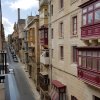 Отель Valletta 2 bedroom sleeps 6 apartment walking distance to centre and the sea в Валетте