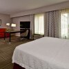 Отель Hampton Inn & Suites Fredericksburg, фото 3