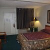 Отель Express Inn and Suites, фото 11