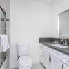 Отель Brand NEW Luxury Modern 3bdr Townhome In Silver Lake, фото 9
