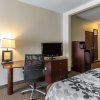 Отель Sleep Inn & Suites Bush Intercontinental - IAH East, фото 18