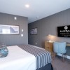 Отель Sandman Signature Ottawa Airport Hotel, фото 3