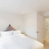 Отель Modern & Cosy Three Bedroom Apartment in Queen's Park, фото 14