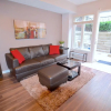 Отель Toronto Escape - The Quartz Townhouse, фото 8