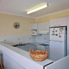 Отель Unit 11 Cascades, Sunshine Beach, фото 6