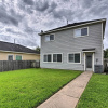 Отель Houston Family Home w/ Yard ~ 8 Mi to NRG Stadium!, фото 1