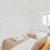 Отель Foxherne 5Bdrm 3BA Serviced House Slough, фото 12