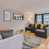 Отель Bright Spacious Apt- nxt to L1 w Free Parking, фото 2