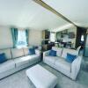 Отель J2 static caravan at Fairway Holiday Park, фото 3