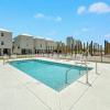 Отель Beautiful 4 Bed, 4 Bath Home, Next to Pool & Beach, фото 14